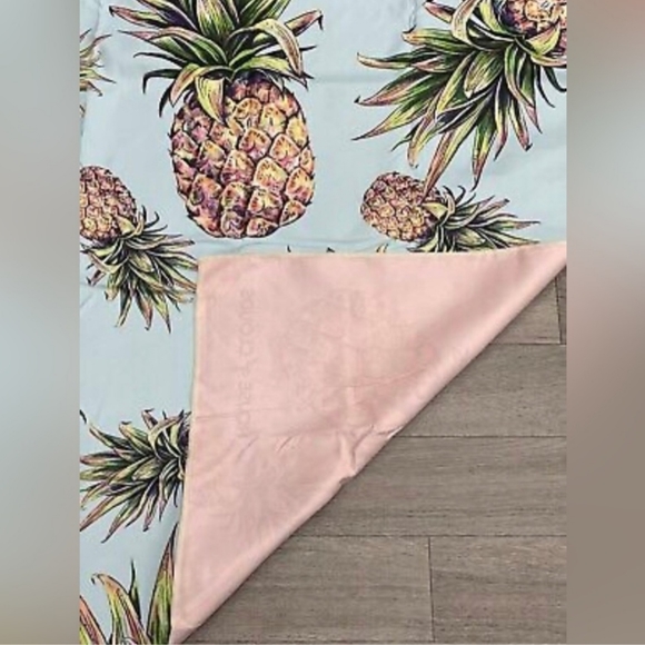 2 House of Cloud Microfiber Beach Towel Quick Dry Sand Free Compact Pineap… - Picture 5 of 7